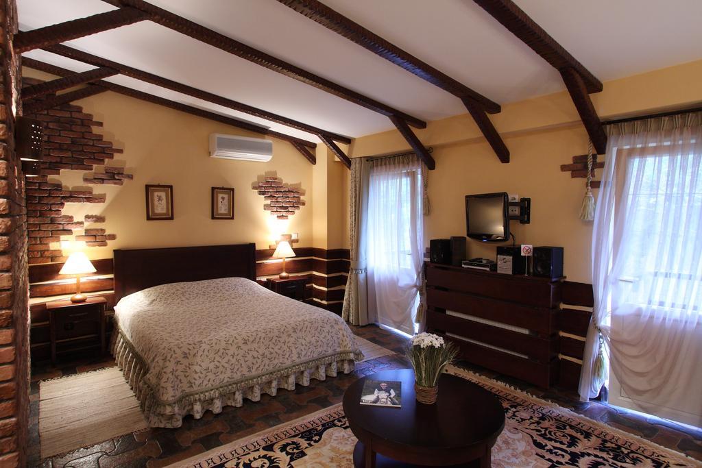 Park-Hotel Butenko Stable Protsev 外观 照片